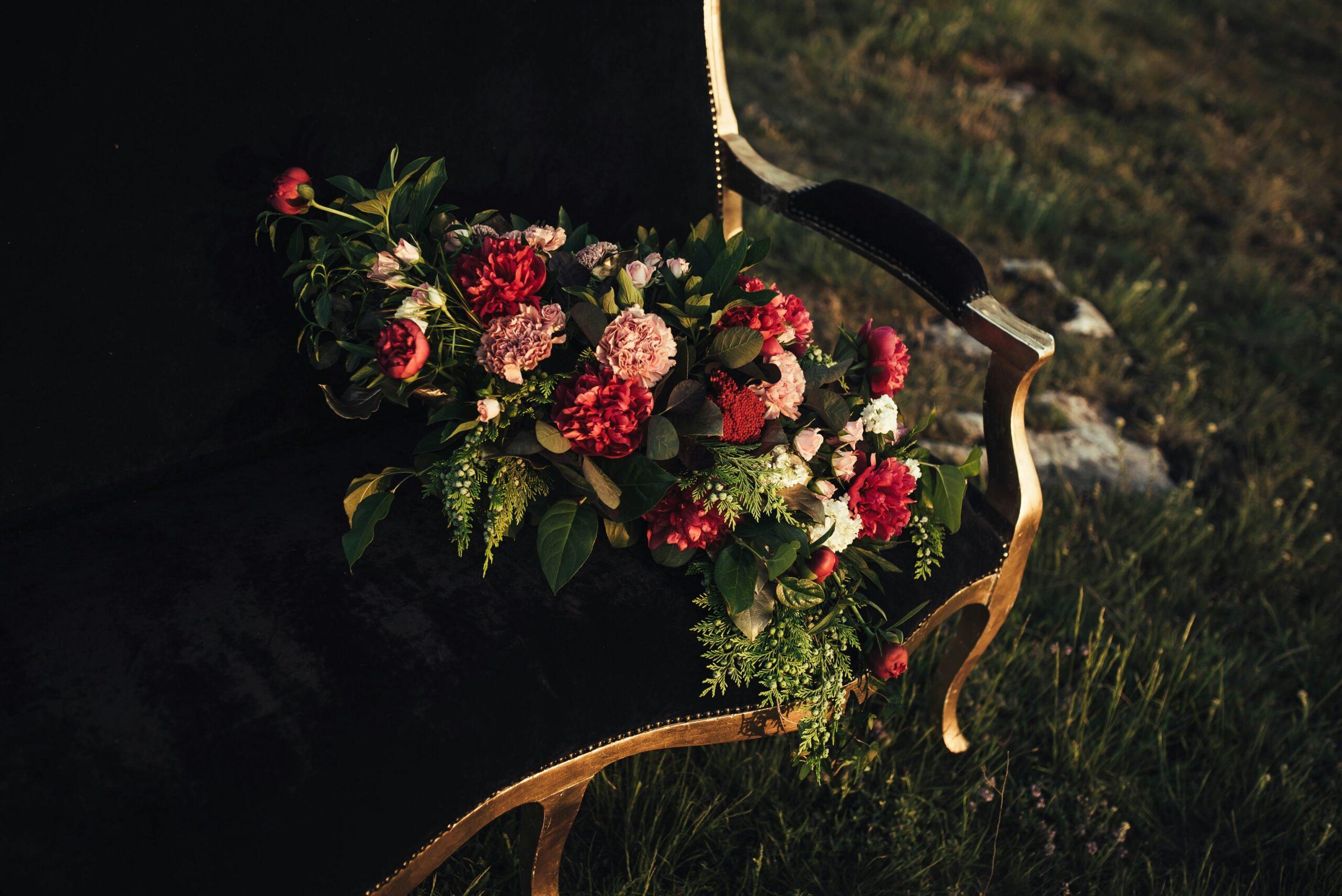 A photo collage displaying different styles of organic wedding bouquets inspired by real brides’ stories.