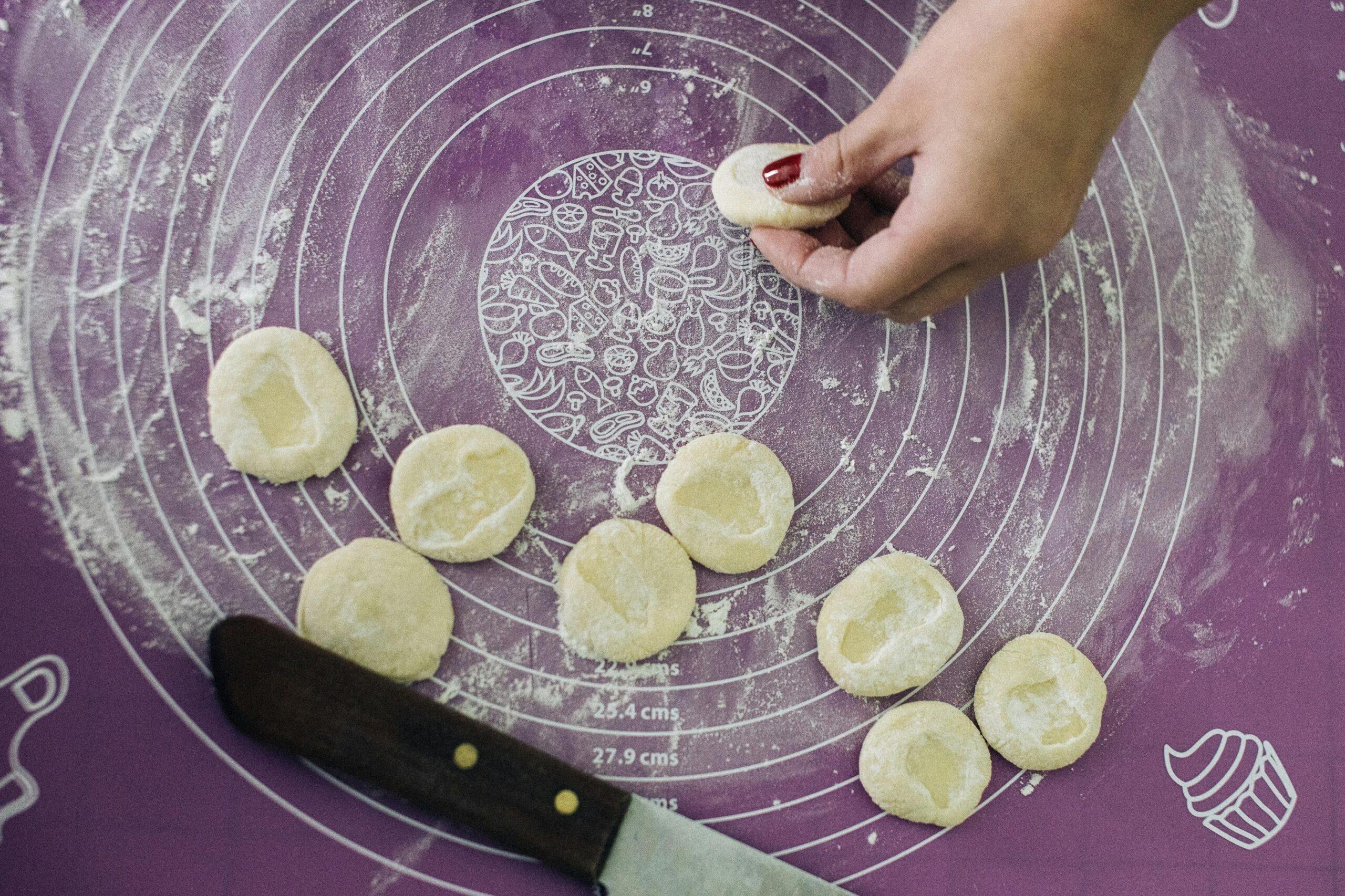 Step-by-step process of making floral infusion using lavender