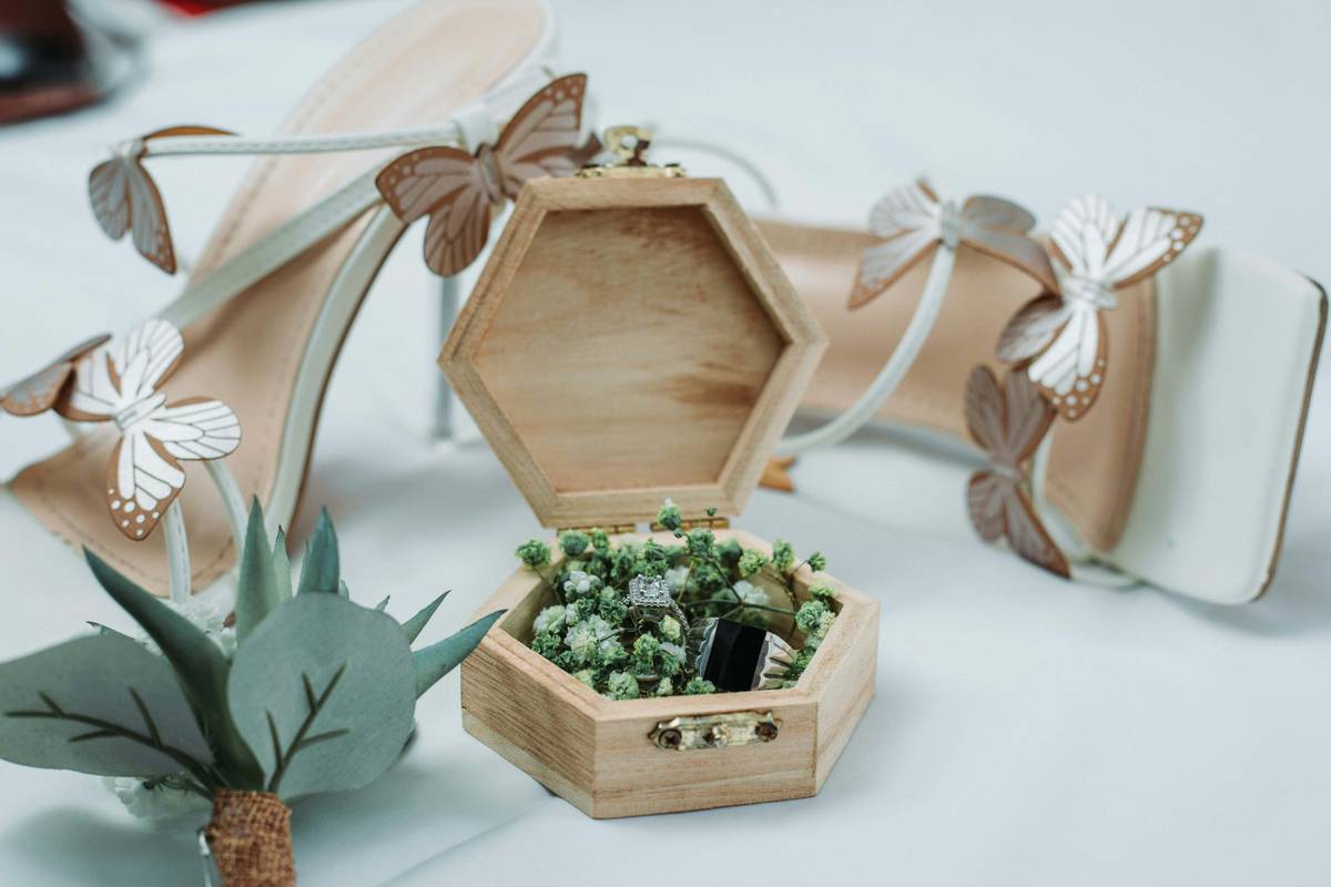 Why Eco Wedding Gifts Are the Ultimate Choice for Organic Flower Lovers
